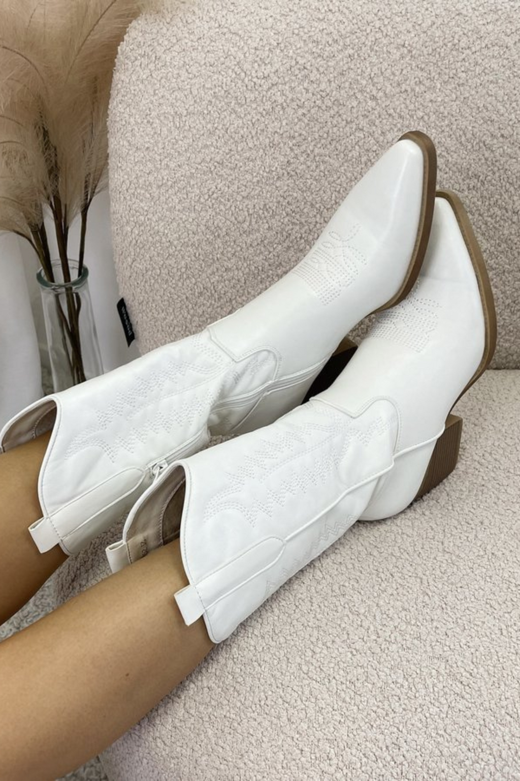 Women's Cowboy Boots - Trendy Western Style Footwear