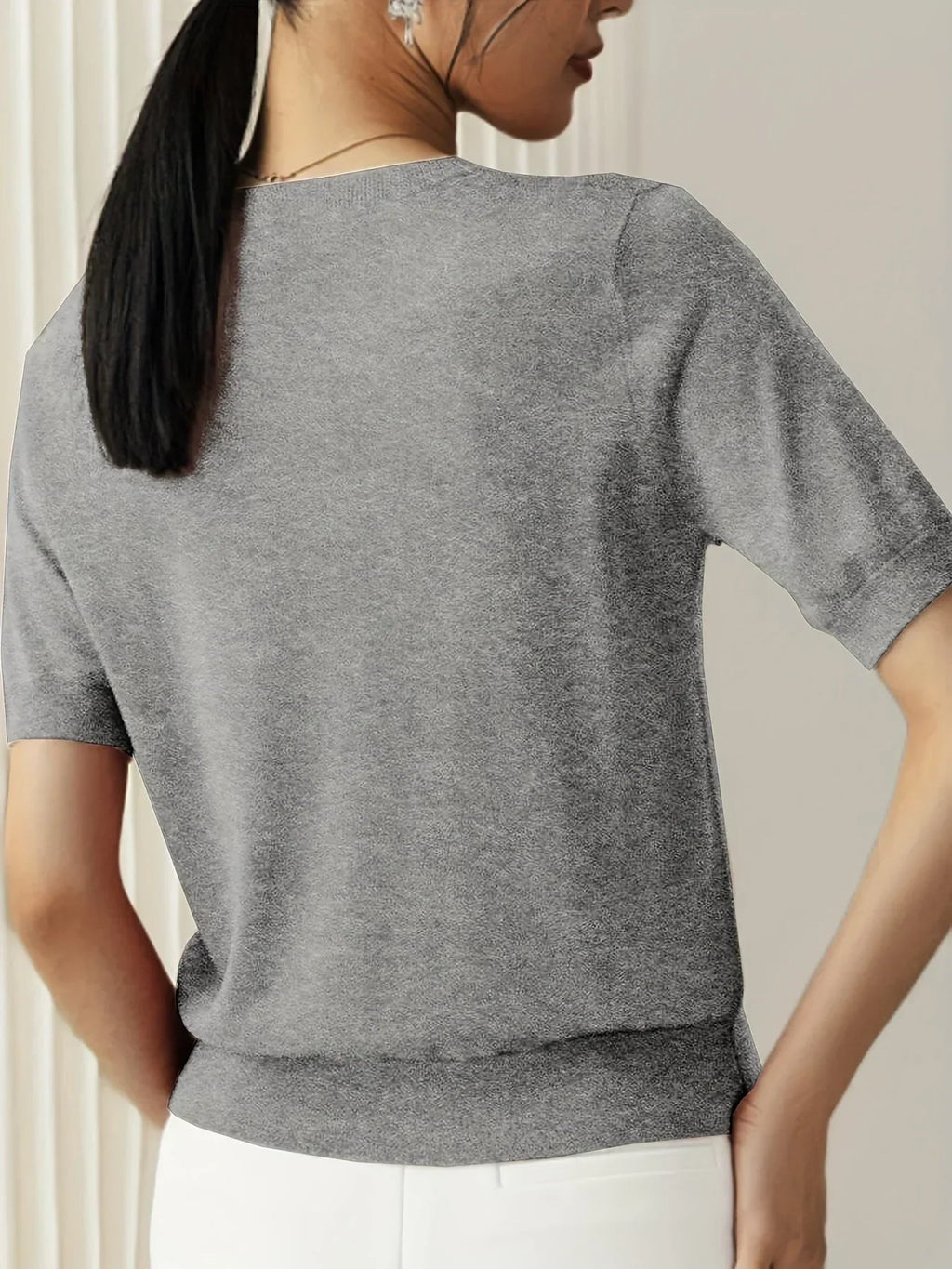 Women's Knitted Top with Short Sleeves and Round Neck