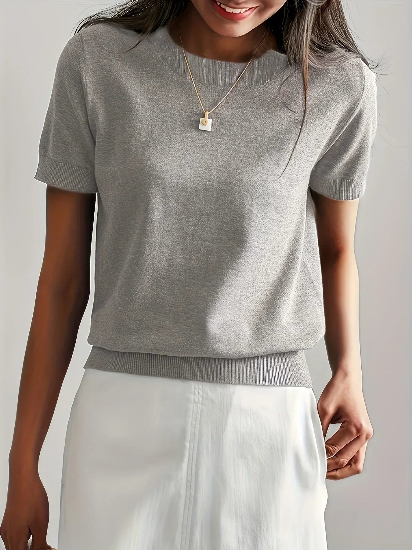 Women's Knitted Top with Short Sleeves and Round Neck