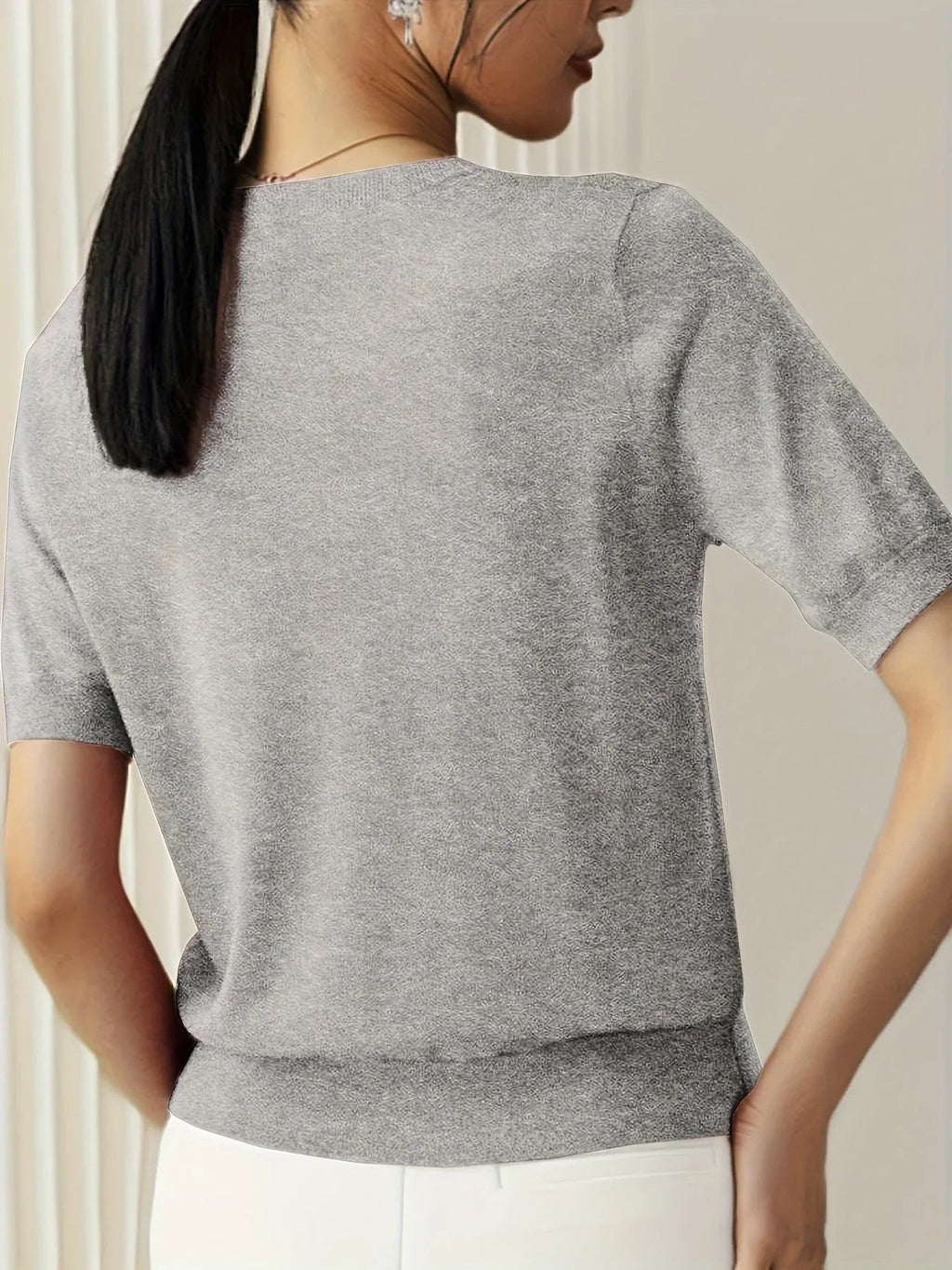 Women's Knitted Top with Short Sleeves and Round Neck