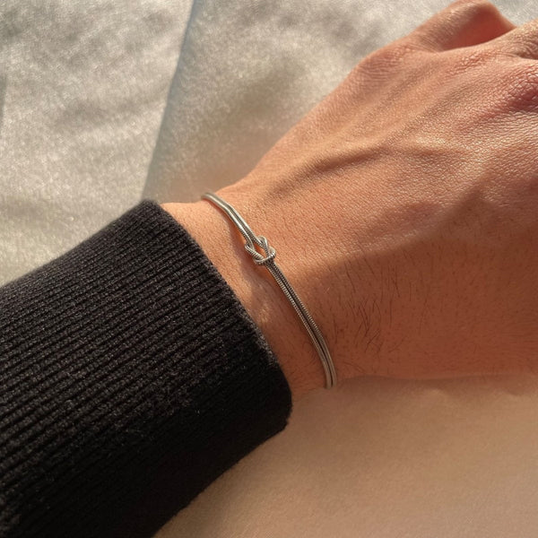 Women's Minimalist Gold-Colored Bracelet
