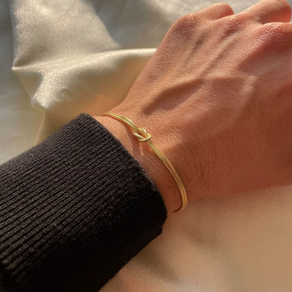 Women's Minimalist Gold-Colored Bracelet