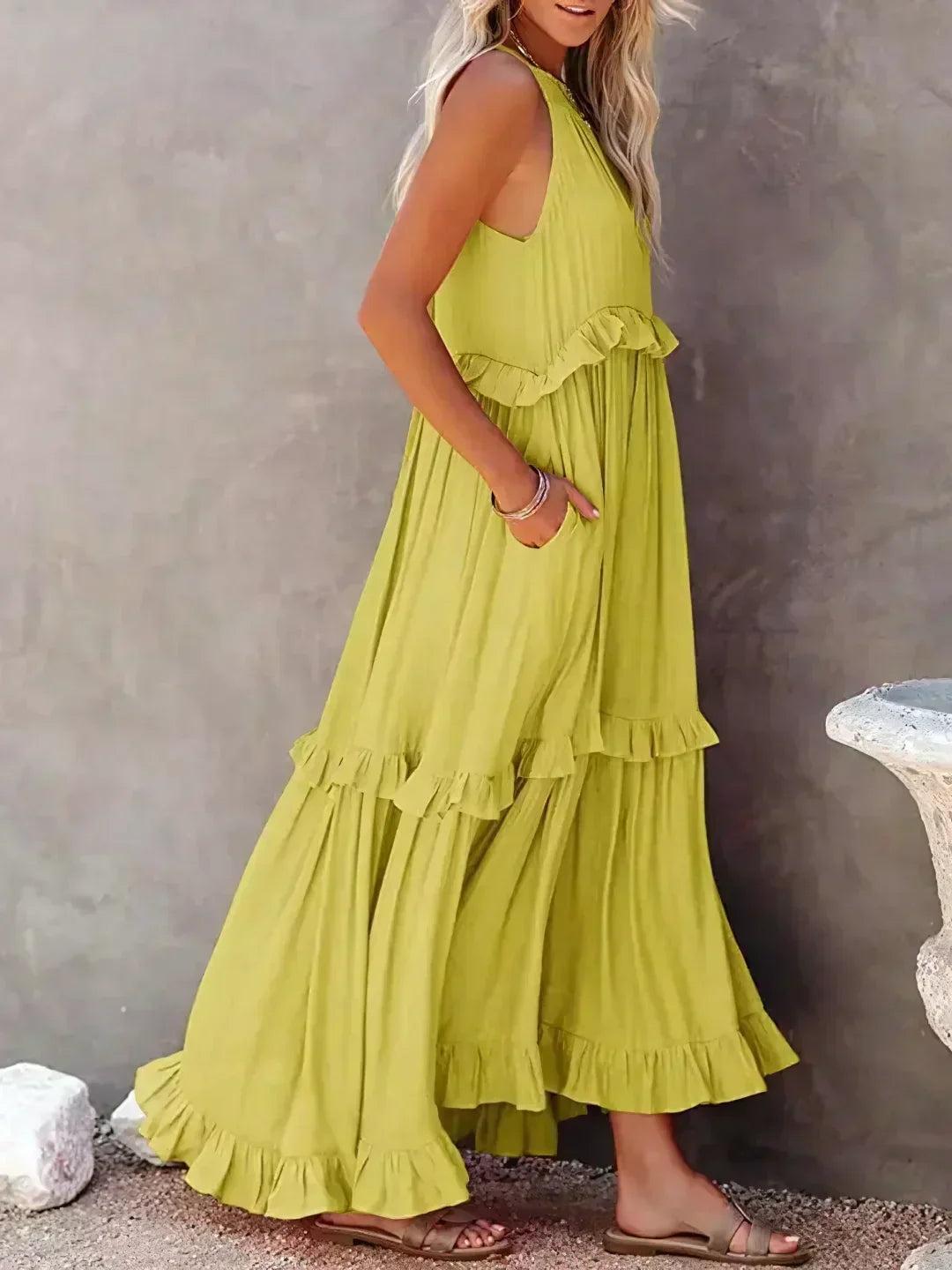 Women's Sleeveless Maxi Dress with Halter Neckline